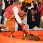 खटीमा के वनखंडी महादेव मन्दिर, चकरपुर में आयोजित महाशिवरात्रि मेले का फीता काटकर शुभारम्भ किया CM धामी ने