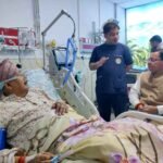 CM धामी ने चिकित्सकों से सतपाल महाराज के स्वास्थ्य की विस्तृत जानकारी प्राप्त की