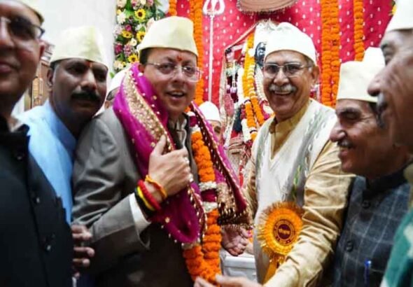 चैत्र नवरात्र के पावन अवसर पर मुख्यमंत्री पुष्कर सिंह धामी ने माँ कालिका मंदिर में की पूजा-अर्चना