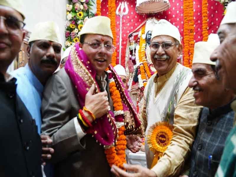 चैत्र नवरात्र के पावन अवसर पर मुख्यमंत्री पुष्कर सिंह धामी ने माँ कालिका मंदिर में की पूजा-अर्चना