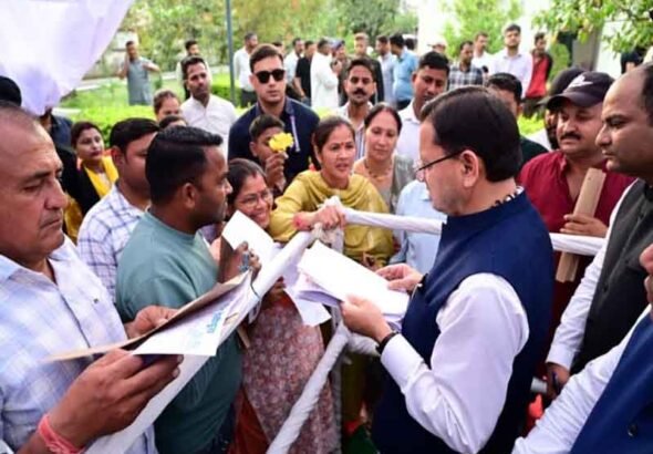 CM धामी ने ‘मुख्य सेवक संवाद’ में सुनी क्षेत्र की समस्याएं, दिए समाधान के निर्देश