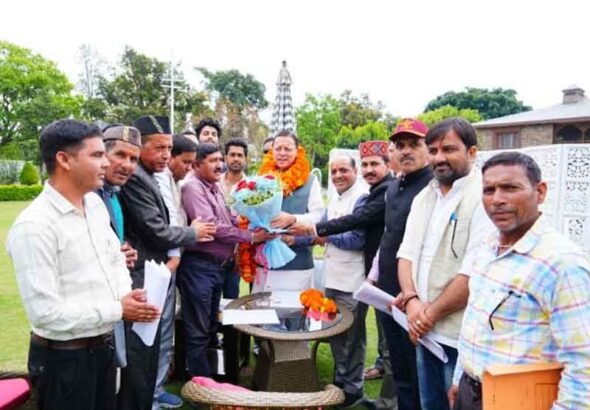 दिवारीखौल जोखणी मोटर मार्ग की वित्तीय स्वीकृति के लिये क्षेत्रीय जनप्रतिनिधियों ने मुख्यमंत्री का जताया आभार
