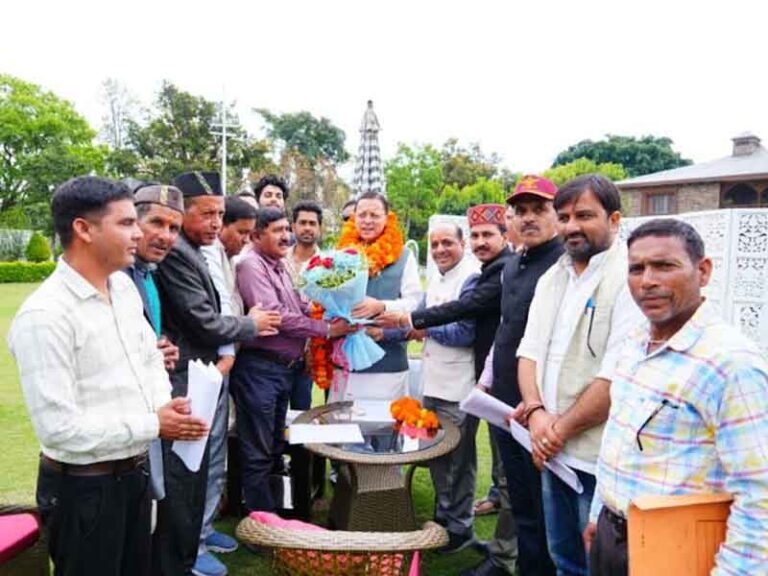 दिवारीखौल जोखणी मोटर मार्ग की वित्तीय स्वीकृति के लिये क्षेत्रीय जनप्रतिनिधियों ने मुख्यमंत्री का जताया आभार
