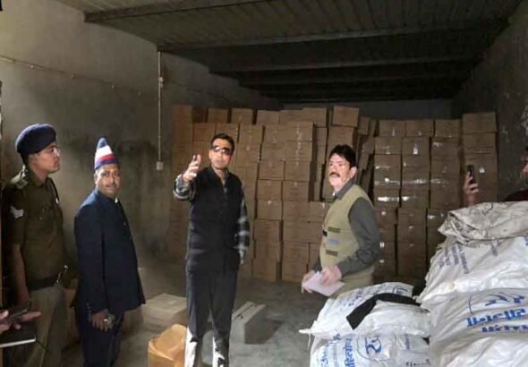 डीएम देहरादून सविन बंसल का बड़ा एक्शन: राज्य के आंगनबाड़ी केंद्रों पर राशन आपूर्तिकर्ता सेंट्रल गोदाम रुड़की में छापेमारी