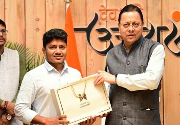 राज्य की कनेक्टिविटी, होम-स्टे, पर्यटन विकास, सौर ऊर्जा और जनकल्याणकारी योजनाओं के प्रयासों को सराहा